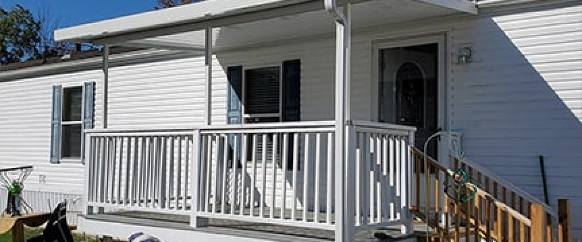 aluminum patio cover on home