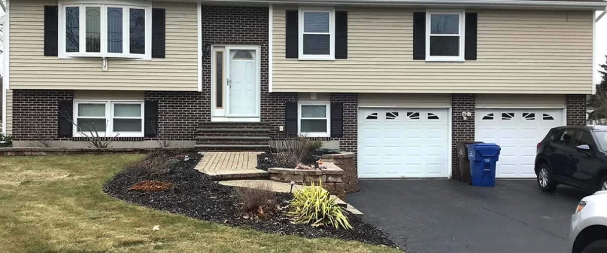 tan yellow vinyl siding